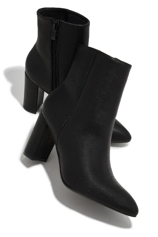 Social Season Block Heel Ankle Boots - Black